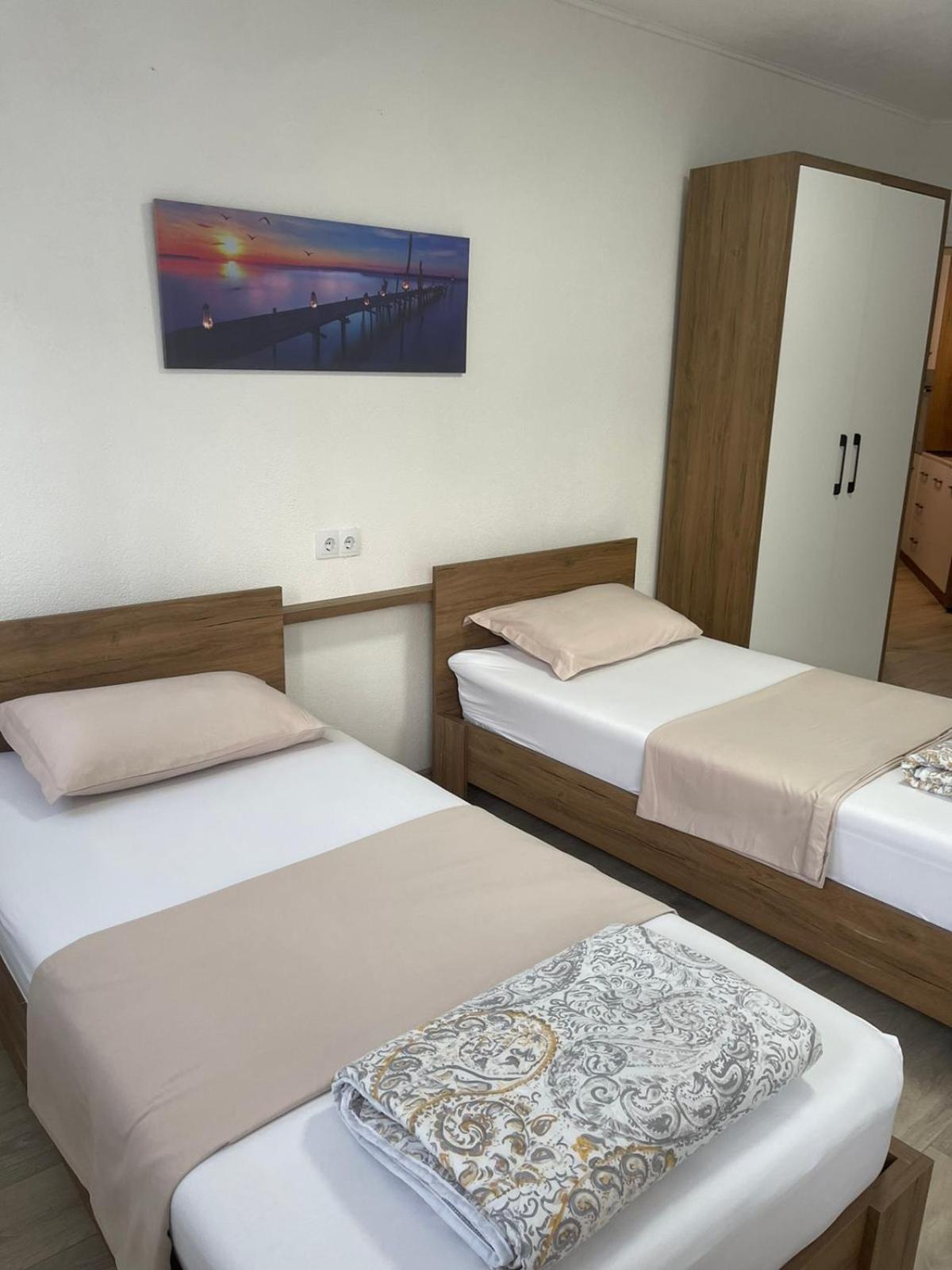 Nessi Apartment Приштина Екстер'єр фото